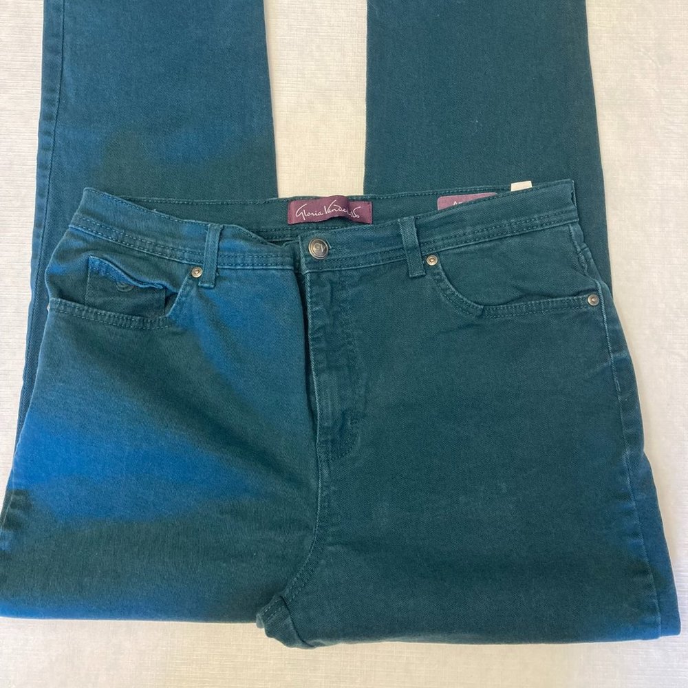 Women's size 14P, Gloria Vanderbilt Amanda Jeans.